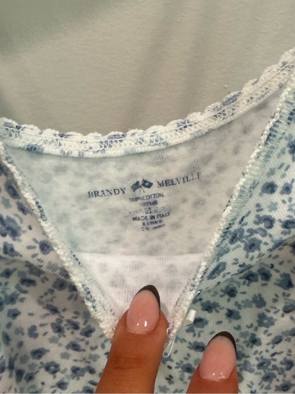 Brandy Melville Blue and White Ditsy Floral Tank and Shorts Set - Picture 7 of 9